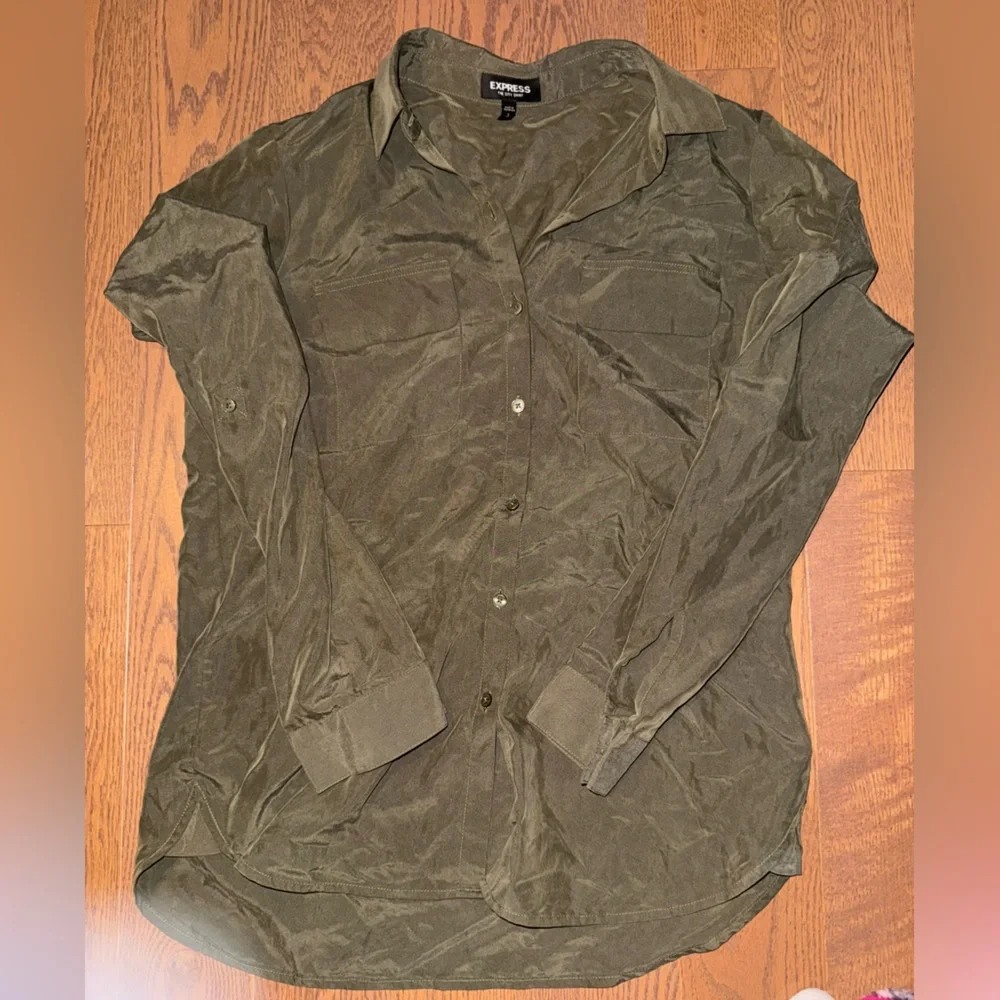 Express button down - Picture 1 of 2
